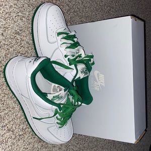 Nike Air Force 1 pine green